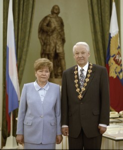 Президент РФ Борис Ельцин и супруга президента РФ Наина Ельцина в Кремле