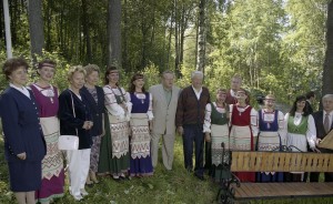 Президент РФ Борис Ельцин на отдыхе. Пребывание в Карелии президента Финляндии Мартти Ахтисаари. Президент РФ Борис Ельцин и президент Финляндии Мартти Ахтисаари во время посещения Дома Урхо