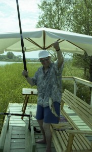 Президент РФ Борис Ельцин на отдыхе. Супруга президента РФ Наина Ельцина на рыбалке