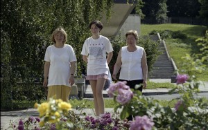 Президент РФ Борис Ельцин на отдыхе. Супруга президента РФ Наина Ельцина с дочерью Еленой Окуловой и внучкой Машей