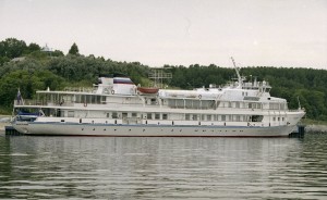 Теплоход президента РФ Бориса Ельцина