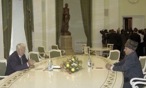 Встреча президента РФ Бориса Ельцина с президентом Чечни Асланом Масхадовым
