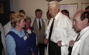 Пребывание президента РФ Бориса Ельцина в Саратовской области. Посещение государственного предприяти «Михайловская птицефабрика»