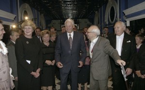 Президент РФ Борис Ельцин на открытии сезона Камерного музыкального театра под руководством Бориса Покровского