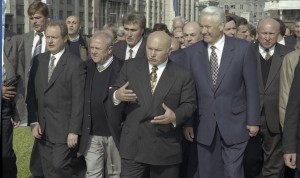 Президент РФ Борис Ельцин на открытии выставочного комплекса Манеж