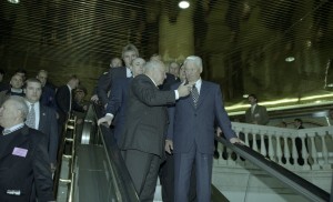 Президент РФ Борис Ельцин на открытии выставочного комплекса Манеж