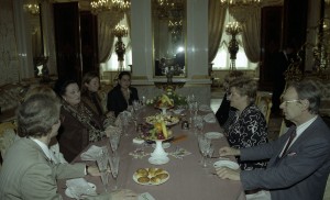 Супруга президент РФ Наина Ельцина с известной испанской певицей Монтсеррат Кабалье