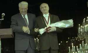 Посещение президента РФ Бориса Ельцина Московского театра «Ленком» по случаю 70-летнего юбилея