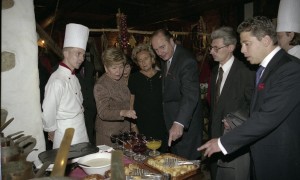 Государственный визит в РФ президента Французской Республики Жака Ширака с супругой Бернадент Ширак. Во время обеда в ресторане «Царская охота»