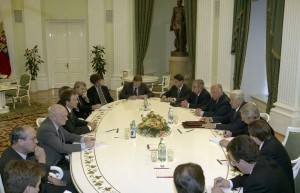 Визит в РФ премьер-министра Великобритании Тони Блэра. Во время встречи в расширенном составе