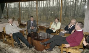 Официальный визит в РФ премьер-министра Канады Жана Кретьена. Во время встречи в загородной резиденции «Русь»