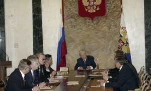 Президент РФ Бориса Ельцин во время встречи с главами парламентских фракций и депутатских групп Государственной Думы