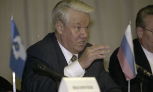 Саммит в Кишиневе. Президент РФ Борис Ельцин во время пресс-конференции по итогам саммита