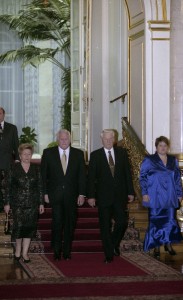 Официальный визит в РФ президента Литвы Альгирдаса Бразаускаса. Перед началом официального обеда