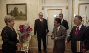 Интервью супруги президента РФ Наины Ельциной японской газете «Асахи» и журналу «Аэра»