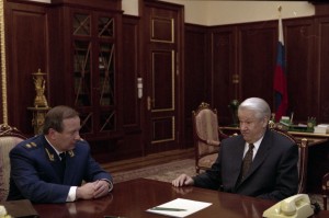 Президент РФ Борис Ельцин во время встречи с Генеральным прокурором РФ Ю.И. Скуратовым