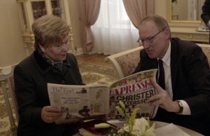 Супруга президента РФ Наина Ельцина во время интервью скандинавским телеграфным агентствам и газете «Экспрессен» (Швеция)