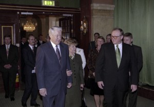 Государственный визит президента РФ Бориса Ельцина в Королевство Швеция. Завтрак от имени Правительства Швеции в Зимнем саду