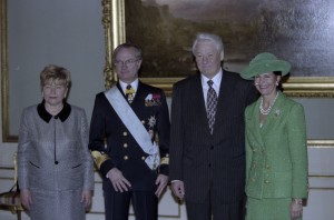 Государственный визит президента РФ Бориса Ельцина в Королевство Швеция. Президент РФ Борис Ельцин и король Швеции Карл XVI Густав с супругами