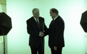 Государственный визит президента РФ Бориса Ельцина в Королевство Швеция. Во время встречи с премьер-министром Швеции Ераном Пурссоном в правительственной канцелярии Русенбад