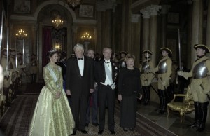 Государственный визит президента РФ Бориса Ельцина в Королевство Швеция. Официальный обед в честь президента РФ Бориса Ельцина и супруги президента РФ Наины Ельциной от имени Их Величеств Короля Карла XVI Густава и Королевы Сильвии