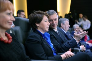 Вручение награды «Дочь города — дочь России» Наине Иосифовне Ельциной. Татьяна Юмашева и Евгений Ройзман