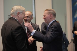 Церемония открытия Ельцин Центра в Екатеринбурге. Джон Теффт и Леонид Кучма