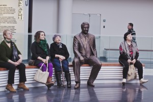 Бронзовая фигура первого президента РФ в музее Бориса Ельцина в Екатеринбурге 