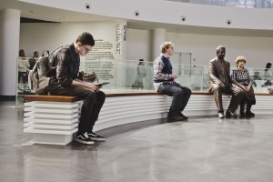 Бронзовая фигура первого президента РФ в музее Бориса Ельцина в Екатеринбурге