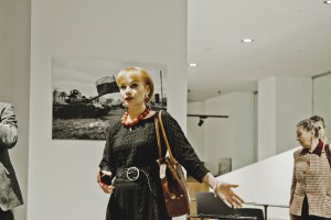 Людмила Телень на открытии фотовыставки «Танки не взяли Вильнюс»