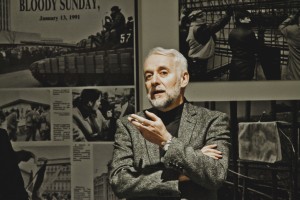 Виктор Лошак на открытии фотовыставки «Танки не взяли Вильнюс»