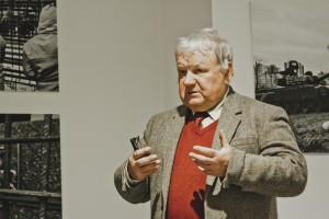 Александр Ципко на открытии фотовыставки «Танки не взяли Вильнюс»