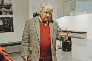 Александр Ципко на открытии фотовыставки «Танки не взяли Вильнюс»