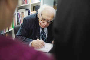 Евгений Рейн в магазине «Пиотровский»