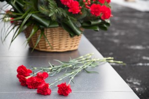 85-летие Бориса Ельцина в музее в Екатеринбурге. Возложение цветов к памятнику первому президента России