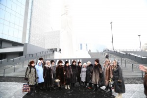 85-летие Бориса Ельцина в музее в Екатеринбурге. Возложение цветов к памятнику первому президента России