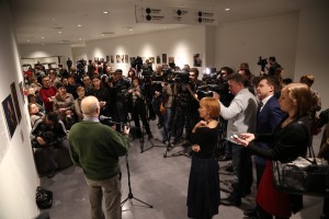 Открытие фотовыставки личного фотографа президента России Дмитрия Донского «Что за кадром?»