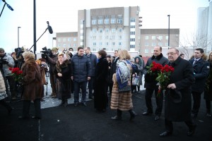 85-летие Бориса Ельцина в музее в Екатеринбурге. Возложение цветов к памятнику первому президента России