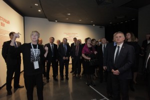 фичер экскурсоводы