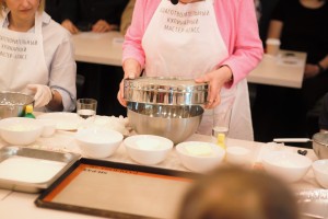 На кулинарном мастер-классе с Наиной Ельциной