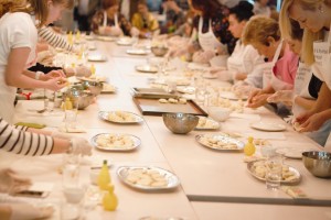 На кулинарном мастер-классе с Наиной Ельциной