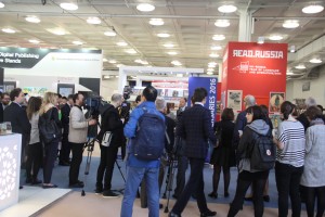 Стенд «Читай Россию/Read Russia» на LBF-2016