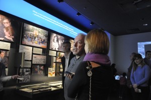 Андрей Макаревич и Людмила Телень на экскурсии в Музее Бориса Ельцина