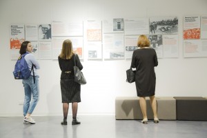 Выставка «Разные войны: школьные учебники истории о Второй мировой войне»