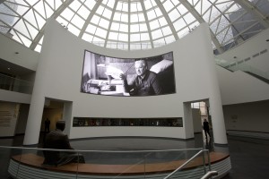 «Президентская площадь». На слайд-шоу Борис Ельцин