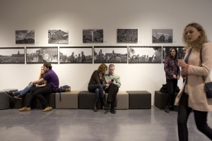 Выставка «Остров 90-х: испытание свободой». Фойе кино-конференц-зала