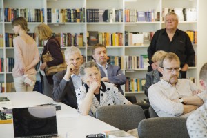 На круглом столе «Разные войны»