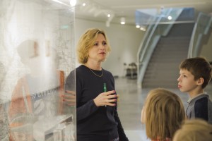 Экскурсию по Арт-галерее провела Илона Сухнева (Генеральное консульство Германии)