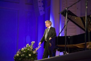 За роялем - Юхани Лагерспец