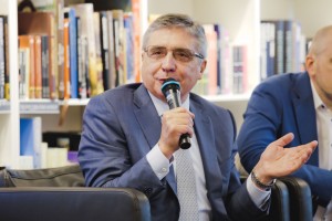 Александр Дроздов на пресс-конференции